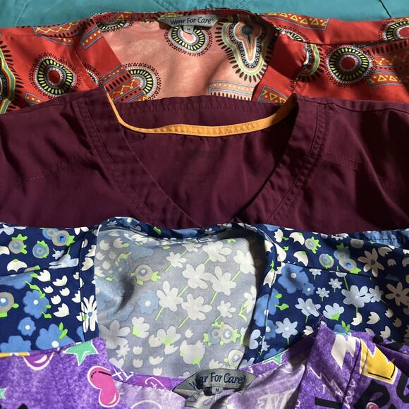 Lot of 6 Women's Scrub Top Medium Girl Power Aztec Floral Solid Short Sleeves - Picture 4 of 11